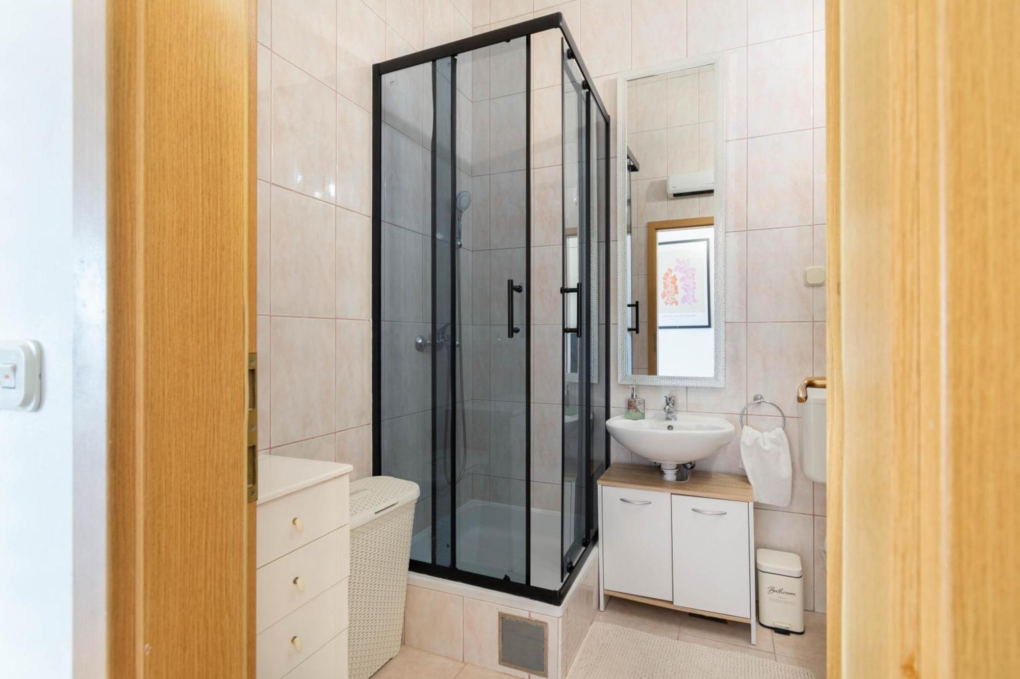Apartment 30 M From Beach,Makarska,Marija Eksteriør billede